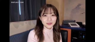 长相甜美牙套小表妹耐操新人妹子，两男轮换着操翘屁股后入，操累了换个人继续，第二场小表妹抬腿侧入猛操